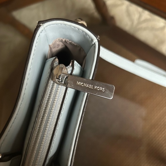 NWT Michael Kors Signature Logo Jessie Large Top Zip Tote in Soft Sky Bag - Picture 5 of 15